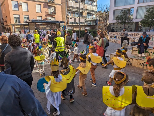 Carnestoltes parade at the primary school